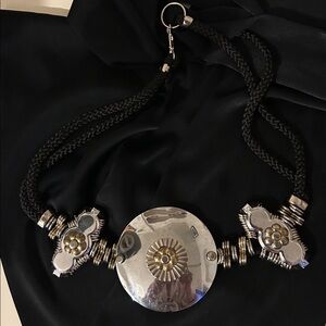 Silver and Black Statement belt. Metal gold and silver black rope vintage 1980’s